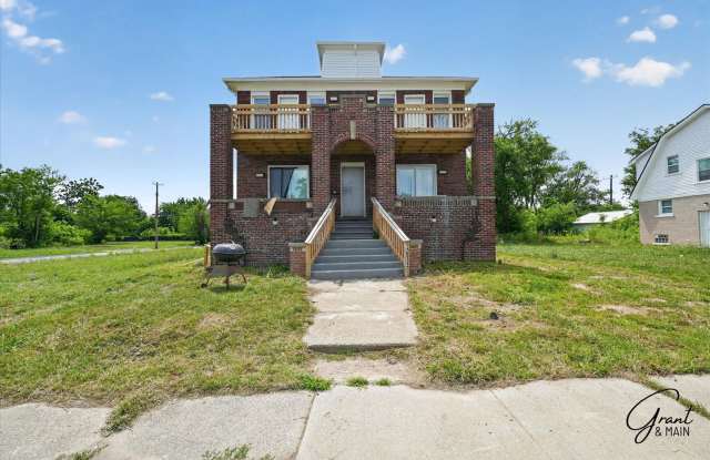 12932 Greiner - Bar Holdings &amp; Blue &amp; White LLC photos photos