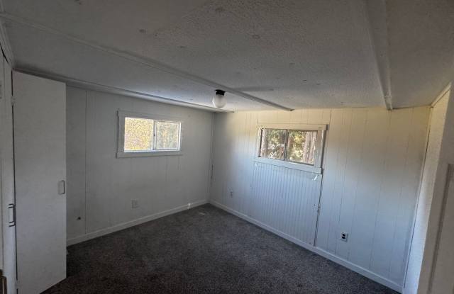 Great duplex 3 bed 1 bath townhome. photos photos