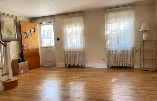 111 WHITMAN AVENUE Gallery 3