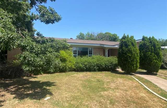2467 Garfield Avenue photos photos