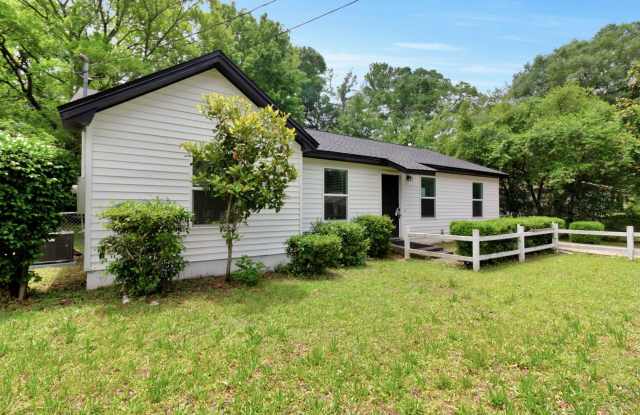 3 Bedroom in Crestview!! photos photos