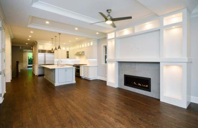 4727 North Winchester Avenue photos photos