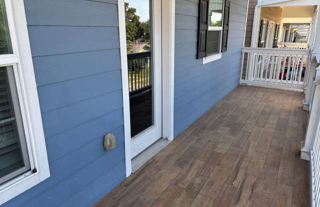 2/2 Townhomes in Great Sherman Location! Ask About Our Move-In Special! Gallery 3