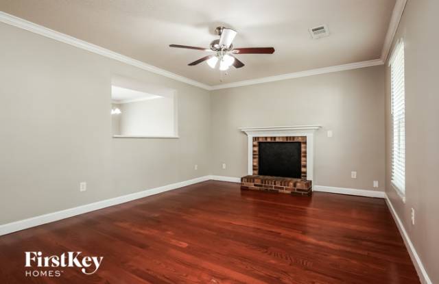 8405 Old Carriage Court Gallery 3