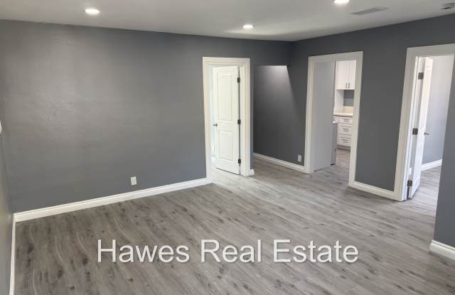 880 Hawthorne Pl Gallery 3