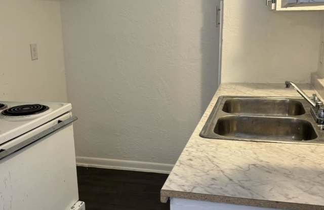 CUTE 2-BEDROOMS, 1-BATHROOM APARTMENT FOR RENT IN SW OKC! Gallery 4
