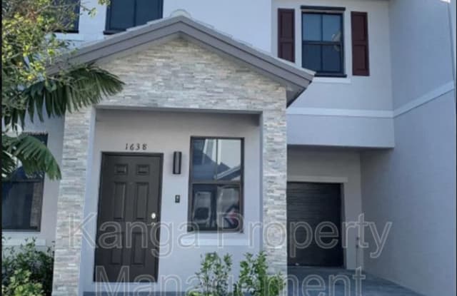 1638 SW 28 Street - 1638 Southwest 28th Street, Fort Lauderdale, FL 33315