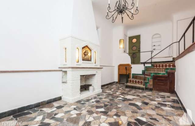 144 W Schiller St C1 Gallery 4