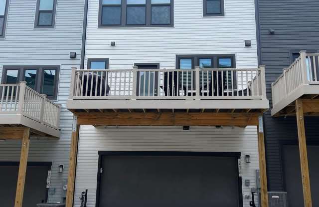 236 MAINSTREAM DRIVE photos photos