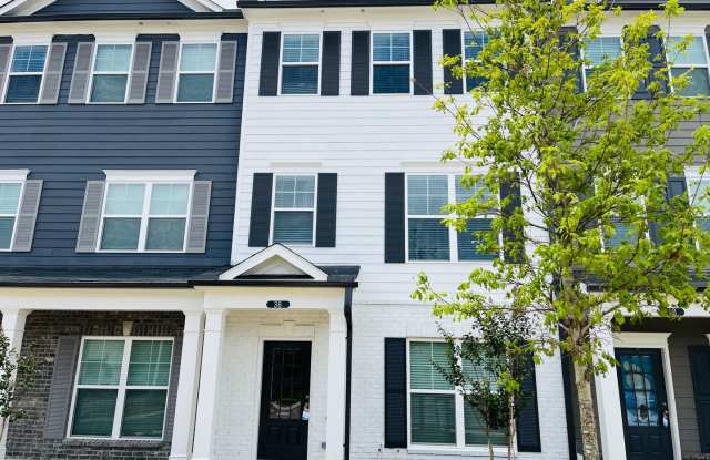 LIKE NEW Townhome located on the Newnan LINC! MUST SEE! photos photos