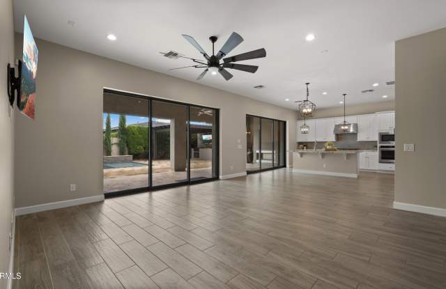 3882 E Andalusia Avenue Gallery 3