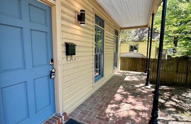 1994 Peabody Avenue - 1994 Peabody Avenue, Memphis, TN 38104