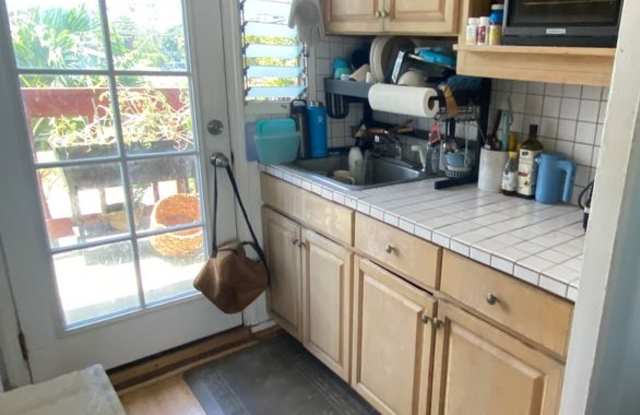 For Rent - 479 N Kalaheo Ave. (UL) Gallery 3