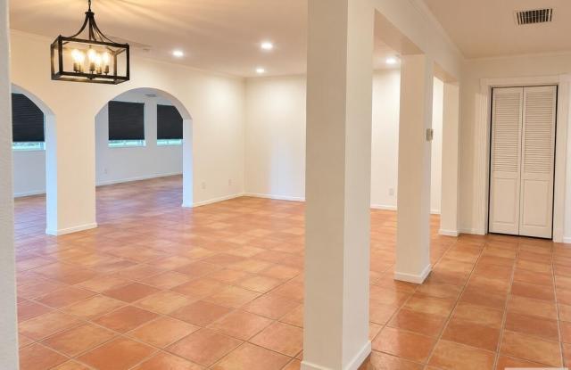 813 DE LEON AVE. Gallery 4