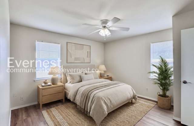 606 East 3rd Court Gallery 3
