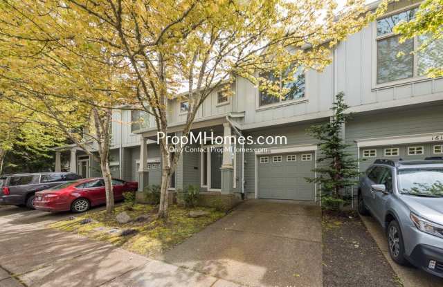 Light + Bright 3 Bedroom Townhome in the Heart of Sherwood! photos photos