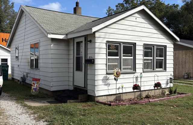2594 East Garfield Avenue Gallery 3