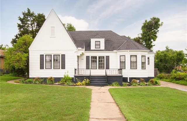 1600 NW 38th Street photos photos