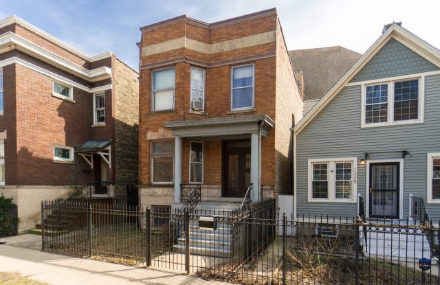 1223 W Gunnison Street - 1223 West Gunnison Street, Chicago, IL 60640