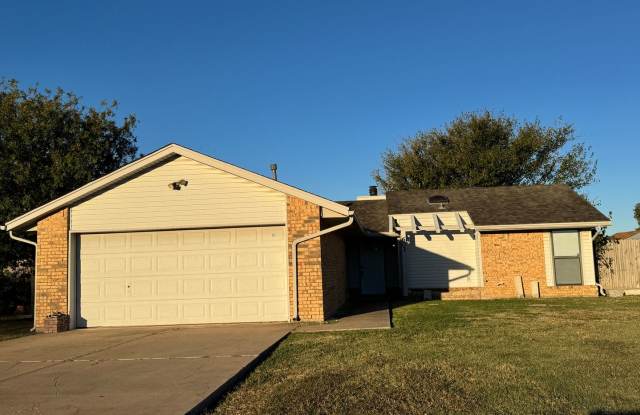 Beautifully remodeled with new paint, flooring and granite throughout! - 603 Southwest 63rd Street, Lawton, OK 73505