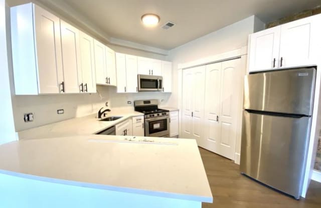 2306 Lincoln Gallery 2