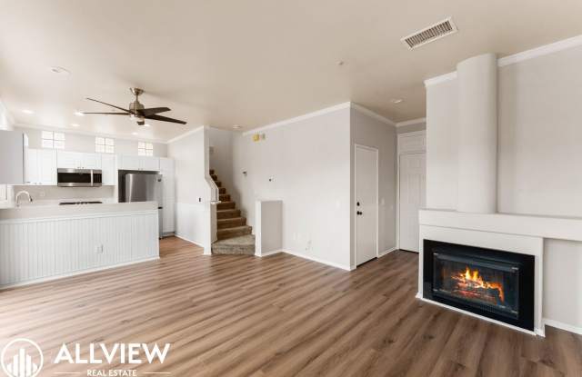 Gorgeous 2 bed/2.5 bath! Located in the highly desired city of Rancho Santa Margarita! Gallery 1