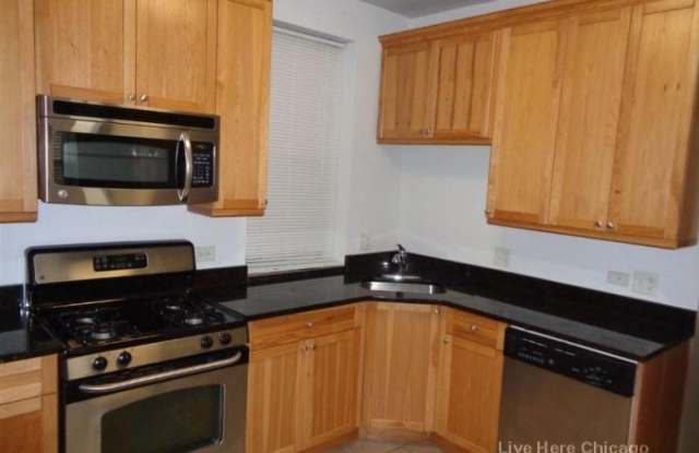 1140 W Wellington Ave 2F - 1140 West Wellington Avenue, Chicago, IL 60657
