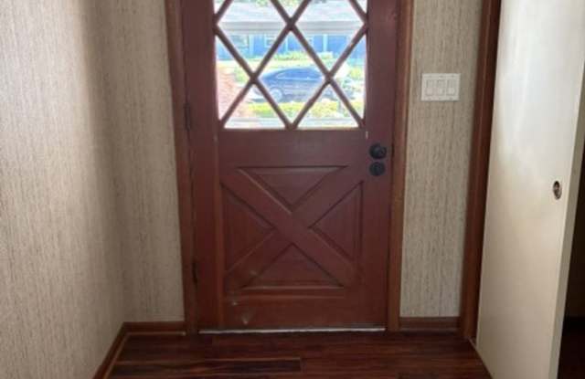 Single story ranch style home Gallery 3