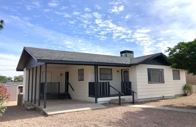 Cute 3 Bedroom Home on Large Fully Fenced Lot! photos photos