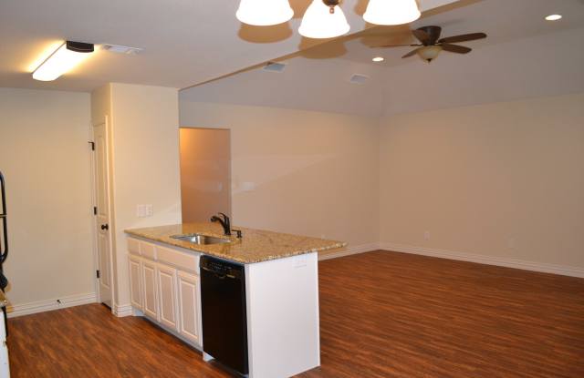 House for Lease in Denison Gallery 3
