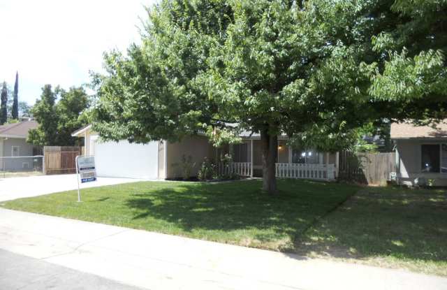 3 BED W RV/BOAT PARKING photos photos