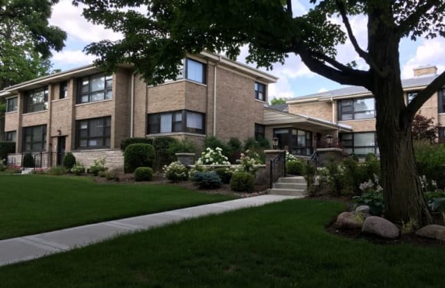 1946 Linden Ave GDN - 1946 Linden Avenue, Highland Park, IL 60035