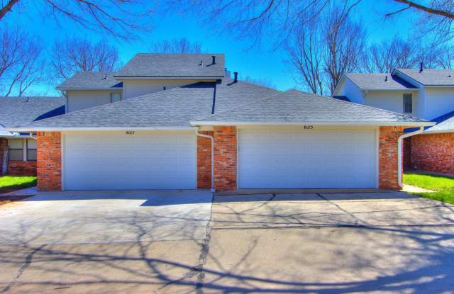 Beautiful 3bed/2bath Townhome Available in Westside Norman!! photos photos