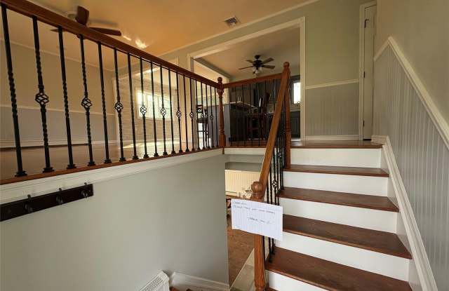 6 Warbler Lane Gallery 2
