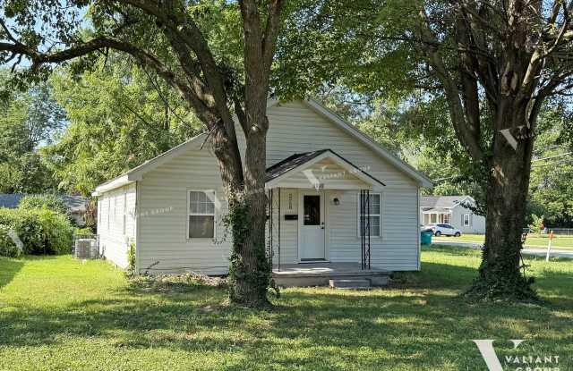 Updated 3-Bedroom, 1-Bath Rental Home in Bissett Neighborhood photos photos