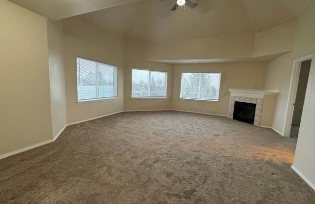 15320 NW Central Drive #326 ~ Impressive Bethany Village Condo! Gallery 3
