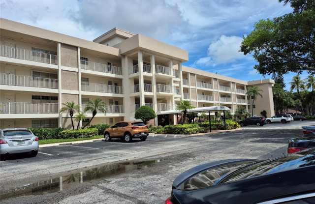 3151 S Palm Aire Drive unit: 405 photos photos