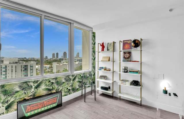 1100 West Ave photos photos