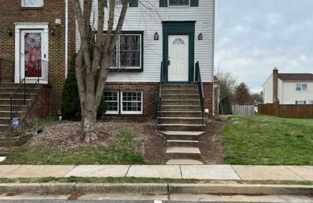 WELL MAINTAINED END UNIT TOWNHOUSE IN FARMBROOK photos photos