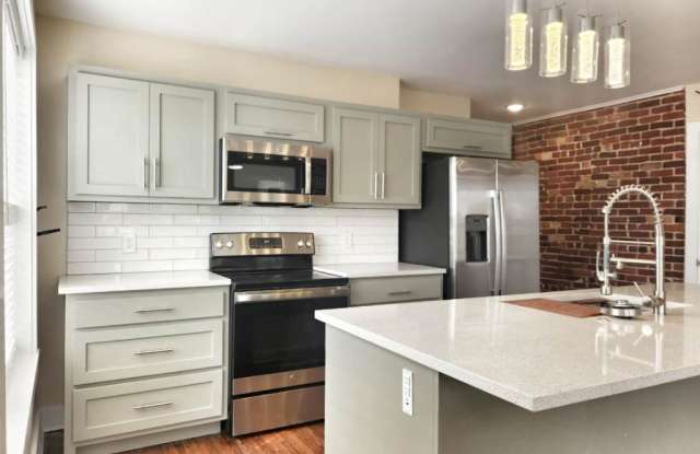 2529 E Admiral Pl - D Gallery 4