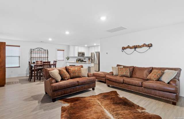 5315 Hornbeck Gallery 3