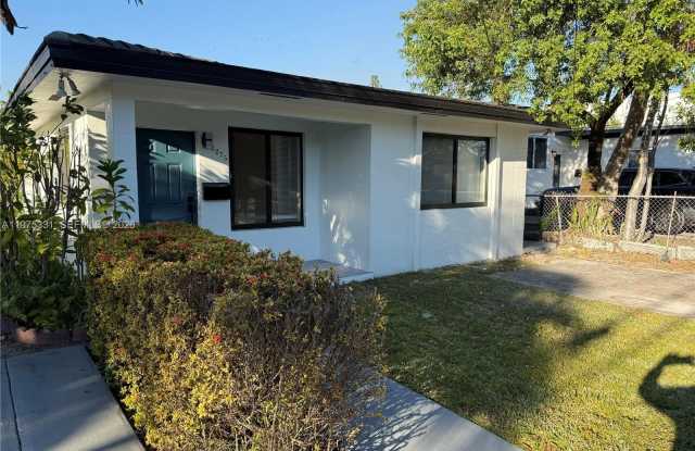 3275 SW 27th St photos photos