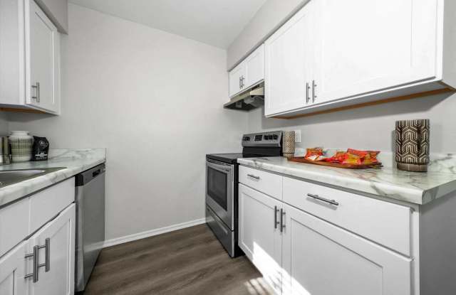 Whitcomb Terrace Apartments Gallery 2