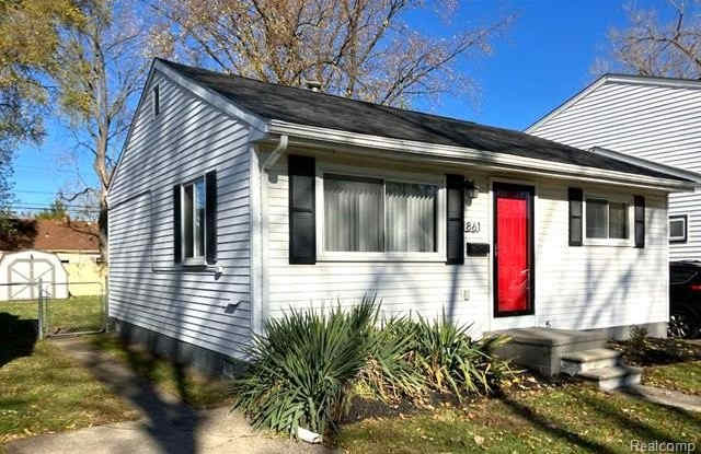 861 E DALLAS Avenue photos photos