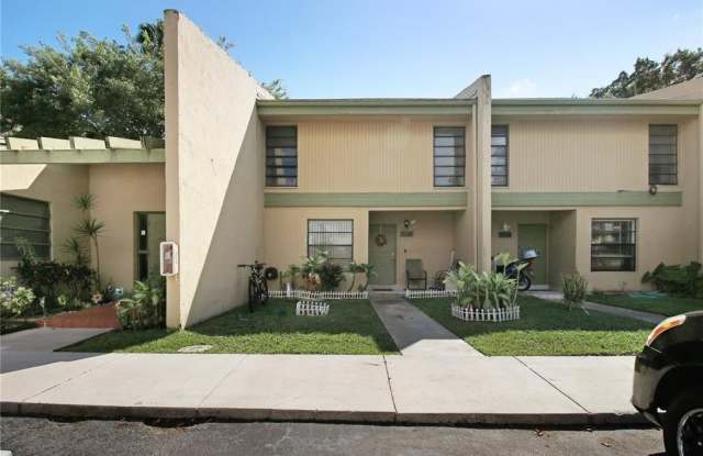 9210 NW 14th St photos photos