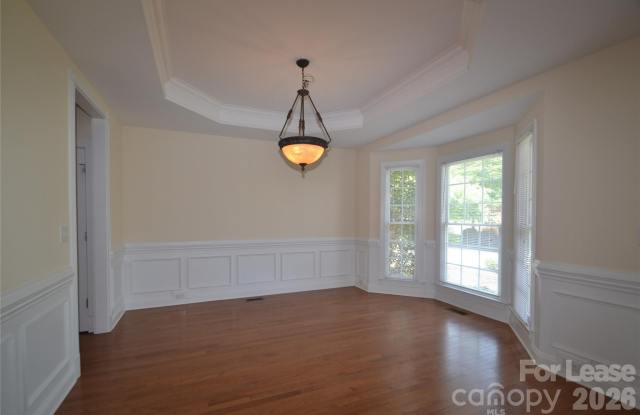 1144 Woodhall Drive Gallery 4
