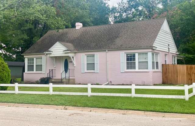 735 Maryland Dr photos photos