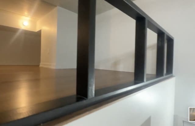162 W Huron Gallery 3