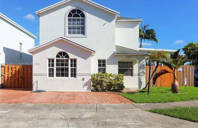 13901 SW 161st Ter - 13901 Southwest 161 Terrace, Richmond West, FL 33177
