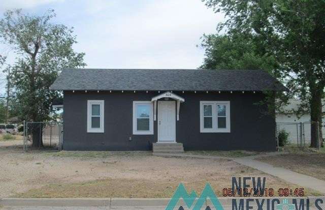 604 W Dallas Avenue - 604 West Dallas Avenue, Artesia, NM 88210